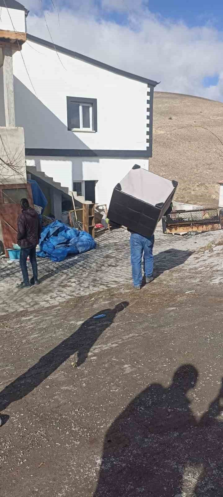 Bünyan Belediyesi’nden Yangında Mağdur Olan Aileye Destek