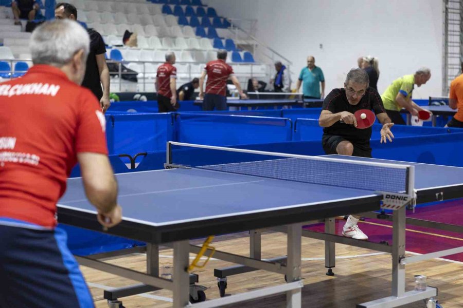 Mersin 4. Veteranlar Masa Tenisi Turnuvası’nda 196 Sporcu Yarıştı