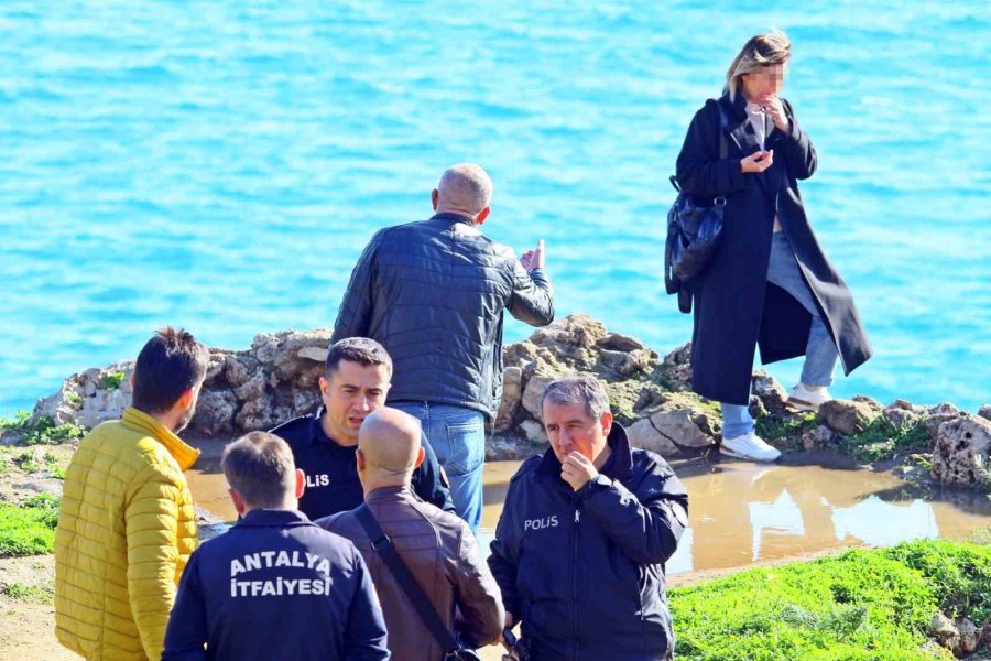 Annesinin Ölümüyle Bunalıma Girdi, Uçurumun Kenarında Ekiplere 4 Saat Ecel Teri Döktürdü