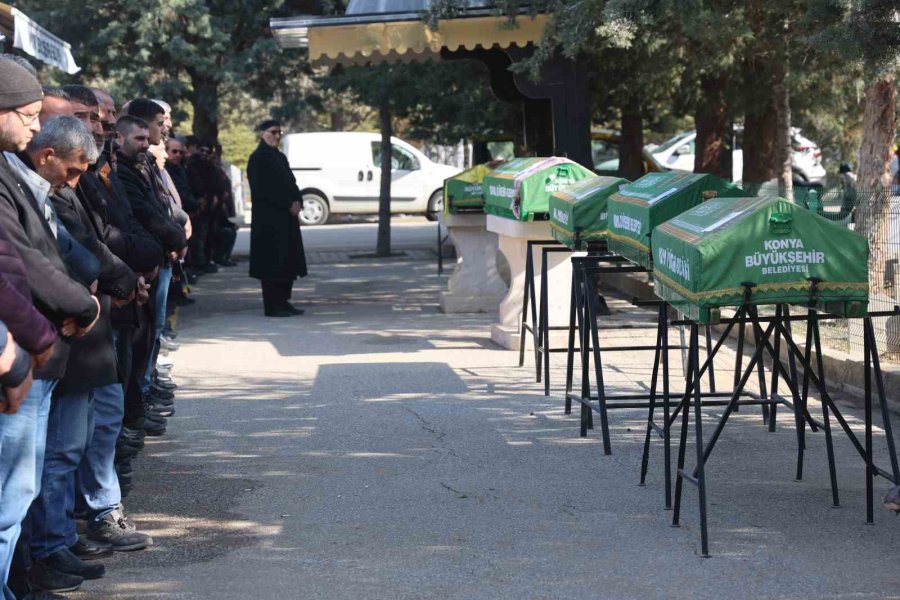 Konya’da Katliam Yapan Genç İle Annesi, Babası Ve Kardeşi Son Yolculuğuna Uğurlandı