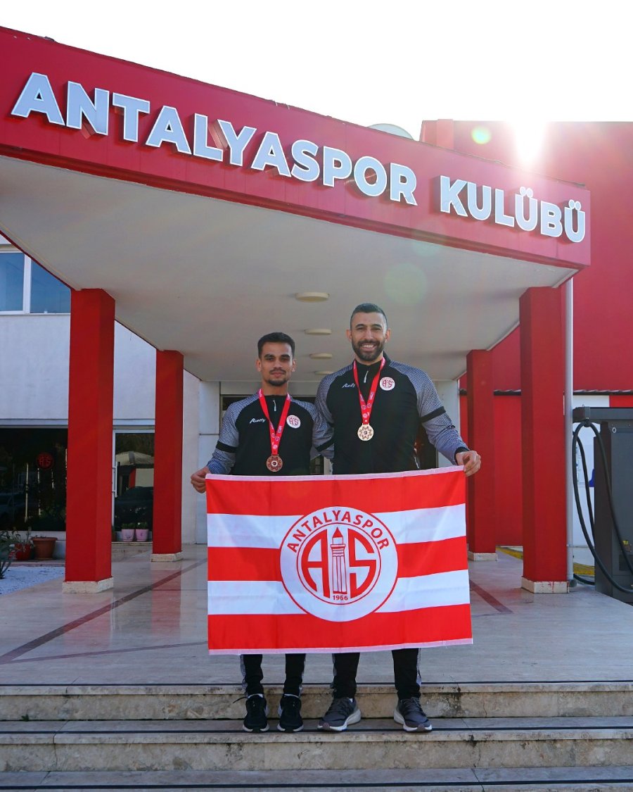 Antalyaspor’dan, Türkiye Kick Boks Şampiyonası’nda 1 Altın, 1 Bronz Madalya