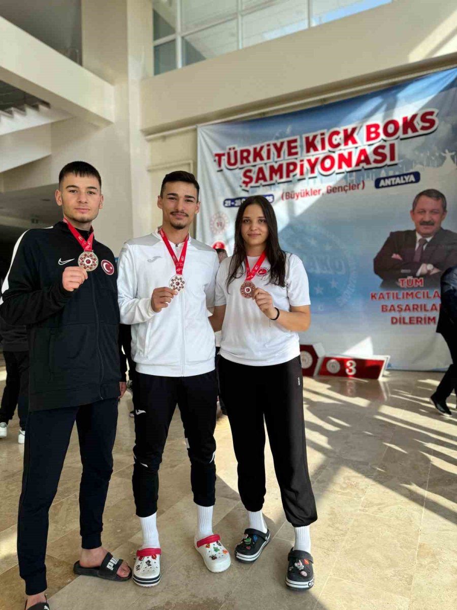 Kick Boks Türkiye Şampiyonası’nda Niğde’ye 3 Madalya