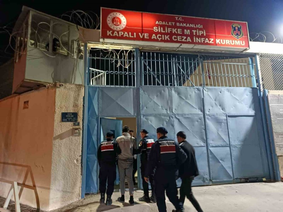 Mersin’de Kablo Hırsızlığı Yaparken Yakalanan 2 Kişi Tutuklandı