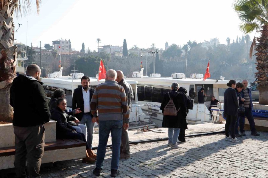 Antalya’da Bir Gencin Cansız Bedeni Bulundu, Acılı Anne “18’e Bunun İçin Mi Girdi” Diyerek Gözyaşlarına Boğuldu