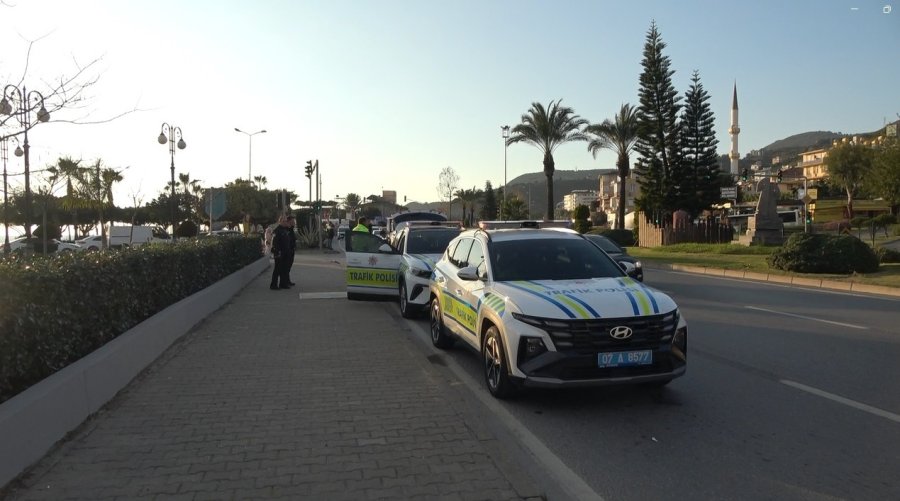 Tırla Motosiklet Çarpıştı, Yaşlı Adam Ağır Yaralandı