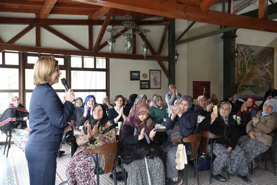 Başkan Ünlüce Mihalgazili Kadınlarla Buluştu