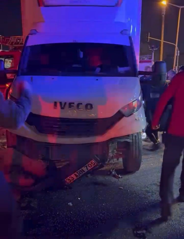 Mersin’de Trafik Kazası: 1 Ölü, 2 Yaralı