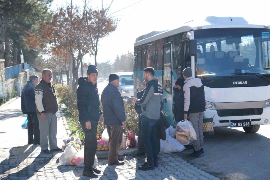 Sivrihisar’da Halk Pazarına Ücretsiz Halk Otobüsü Seferleri Başladı