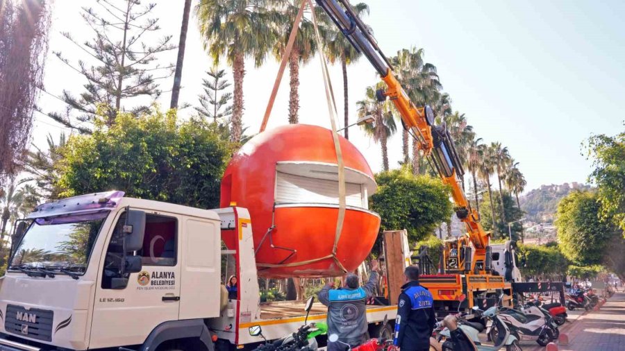 Alanya’da Kaçak Portakal Büfeleri Kaldırılıyor