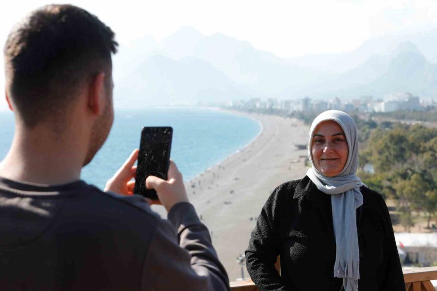 Antalya’da Yazdan Kalma Günler Yaşanıyor