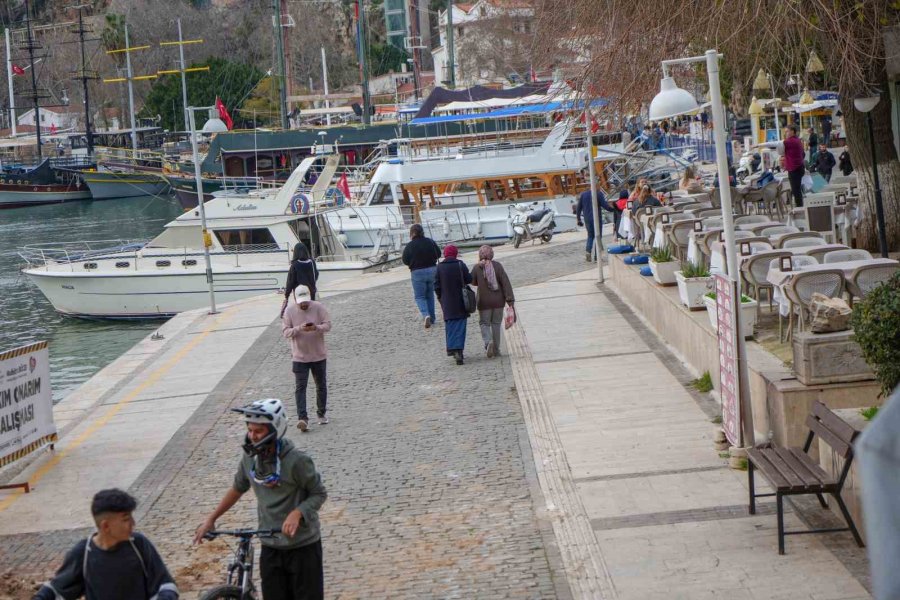 Falezlerin Tarihi Surlarında Mağara Hayatı