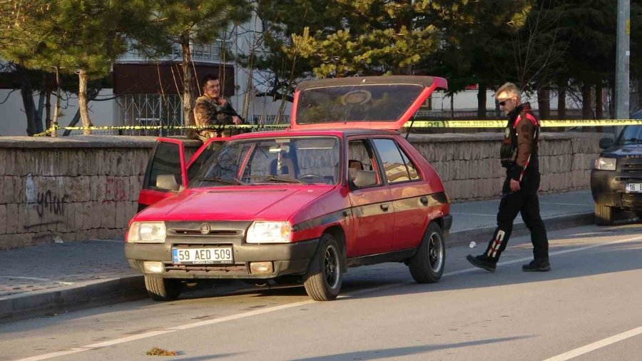 Husumetli Gruplar Arasında Karakol Çıkışında Silahlı Kavga: 4 Yaralı