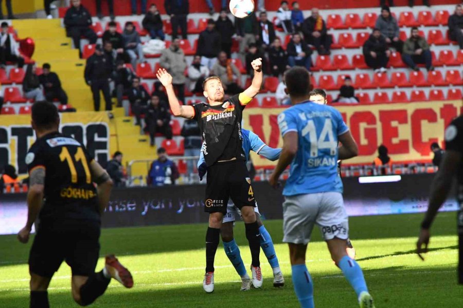 Trendyol Süper Lig: Kayserispor: 0 - Trabzonspor: 0 (ilk Yarı)