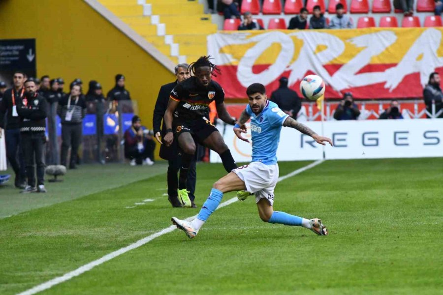 Trendyol Süper Lig: Kayserispor: 0 - Trabzonspor: 0 (ilk Yarı)