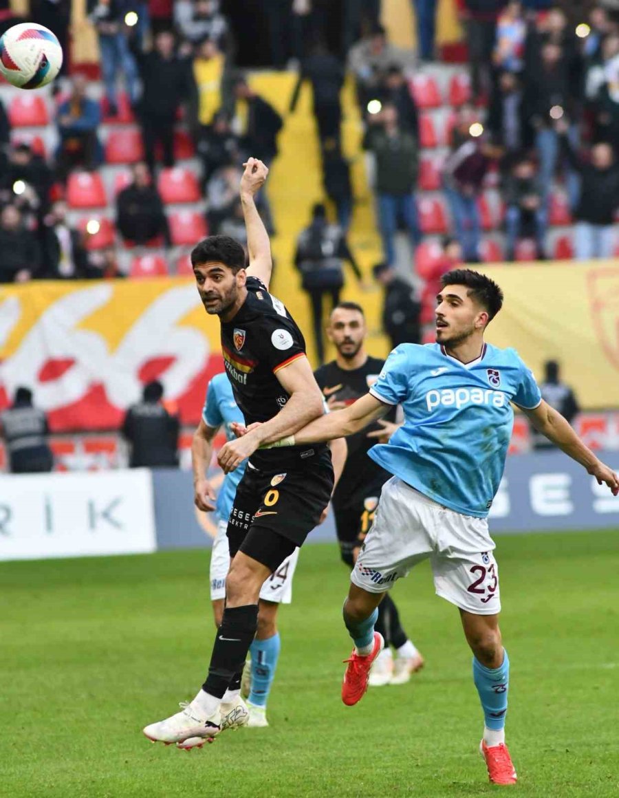 Trendyol Süper Lig: Kayserispor: 0 - Trabzonspor: 0 (ilk Yarı)