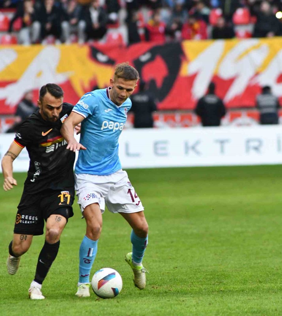 Trendyol Süper Lig: Kayserispor: 0 - Trabzonspor: 0 (ilk Yarı)