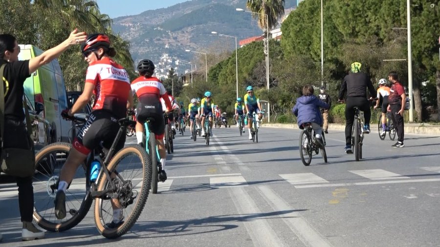 Alanya’da Grand Prix Antalya Yarışı Başladı