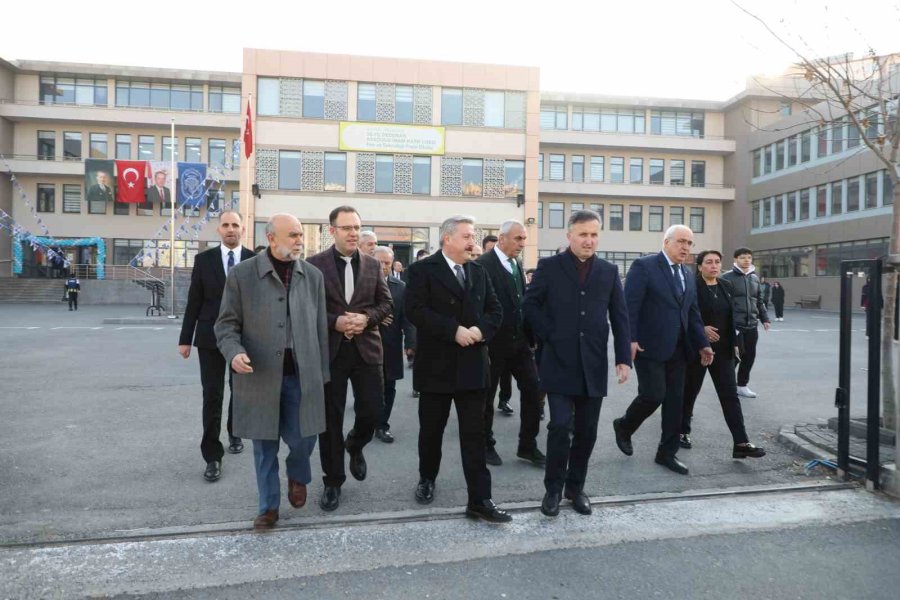 Melikgazi Belediyesi Yeni Bir Akıl Küpü Kütüphanesi’nin Daha Açılışını Gerçekleştirdi