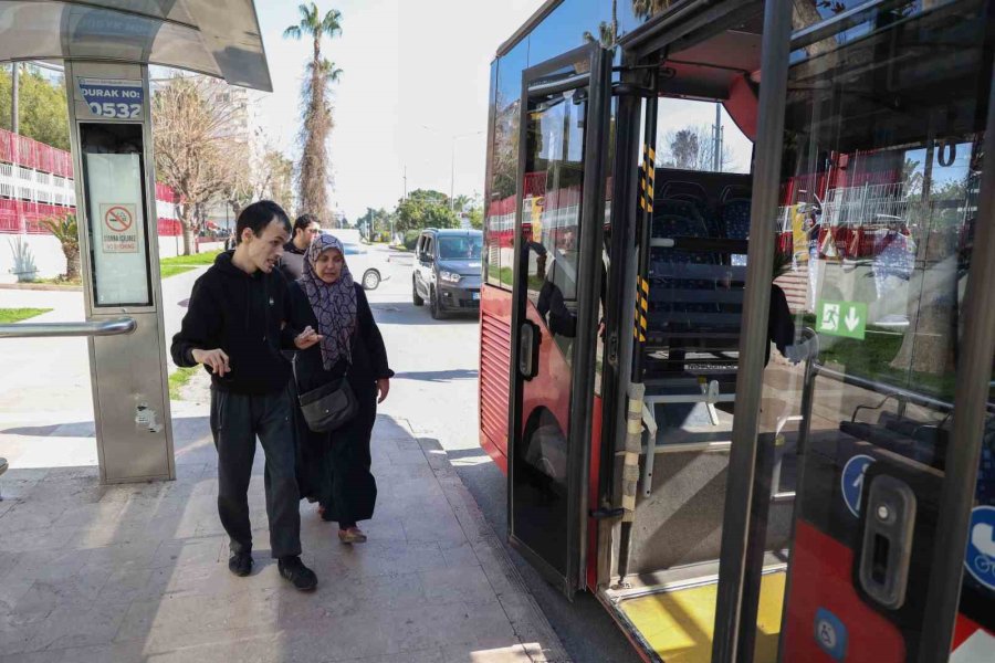 Otobüsle Şehir Turu Hayali ‘bir Mesajla’ Gerçek Oldu