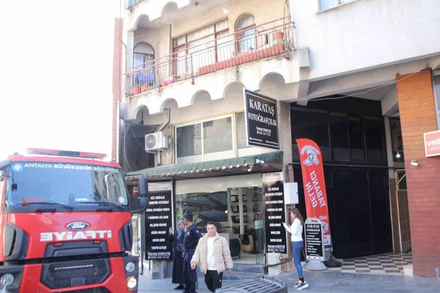 Antalya’da Restoranın Mutfağındaki Gaz Kaçıran Tüp Patladı: 1 Yaralı