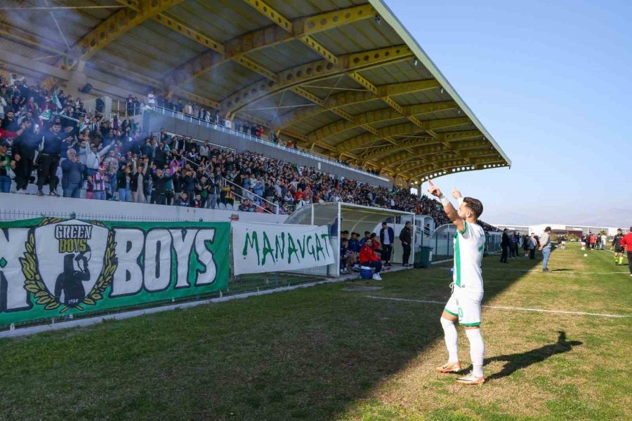 Manavgat Belediyespor Liderliğini Sürdürdü