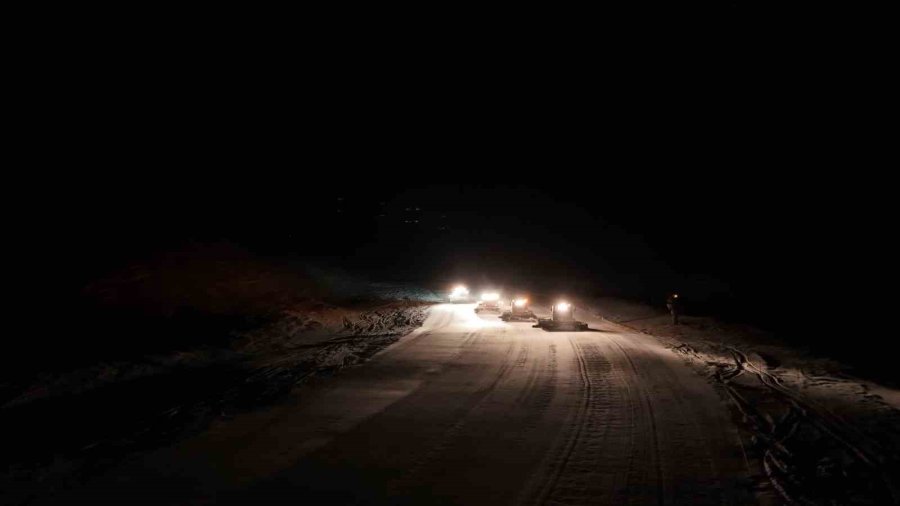 Erciyes’te Çalışmalar 24 Saat Devam Ediyor