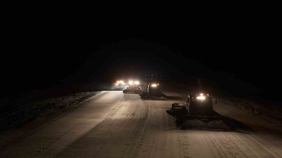 Erciyes’te Çalışmalar 24 Saat Devam Ediyor