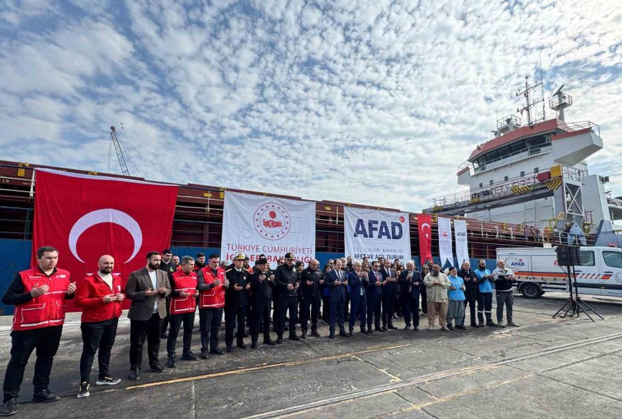 15. "iyilik Gemisi" Gazze’ye Uğurlandı