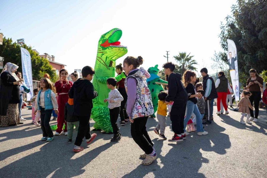 Mersin’de Çocuklar, Büyükşehir Belediyesinin Etkinliklerinde Keyifli Anlar Yaşadı