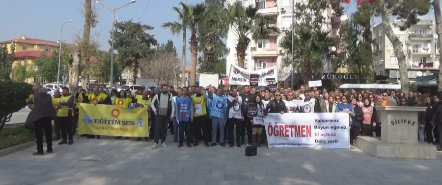 Mersin’de Bir Veli Ve Ağabeyinin Öğretmeni Darbetmesi Saniye Saniye Görüntülendi