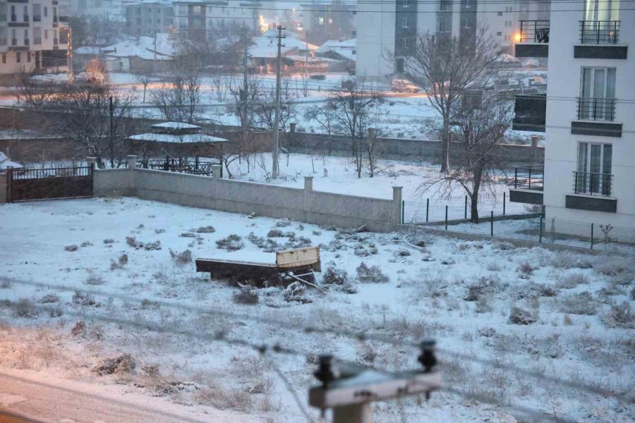 Aksaray’da Kar Yağışı Etkili Oluyor