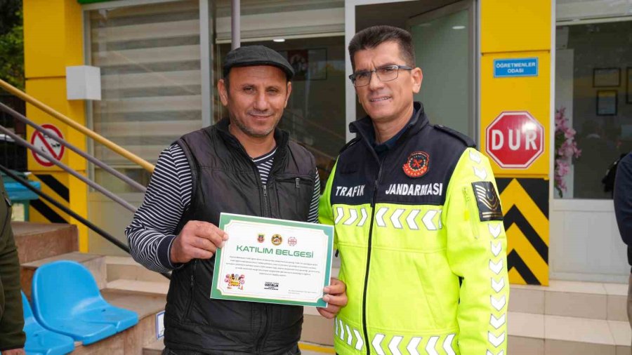 Alanya’da Halk Otobüsü Sürücülerine Eğitim Verildi