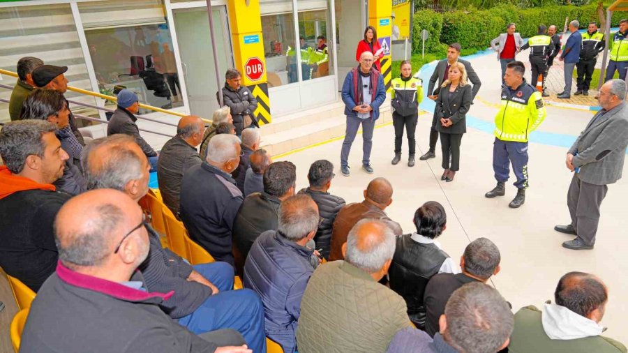 Alanya’da Halk Otobüsü Sürücülerine Eğitim Verildi