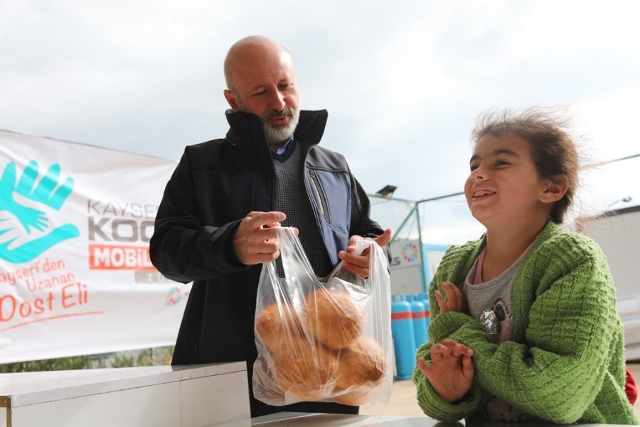 Başkan Çolakbayrakdar, "depremzede Kardeşlerimizin Her Daim Yanındayız"