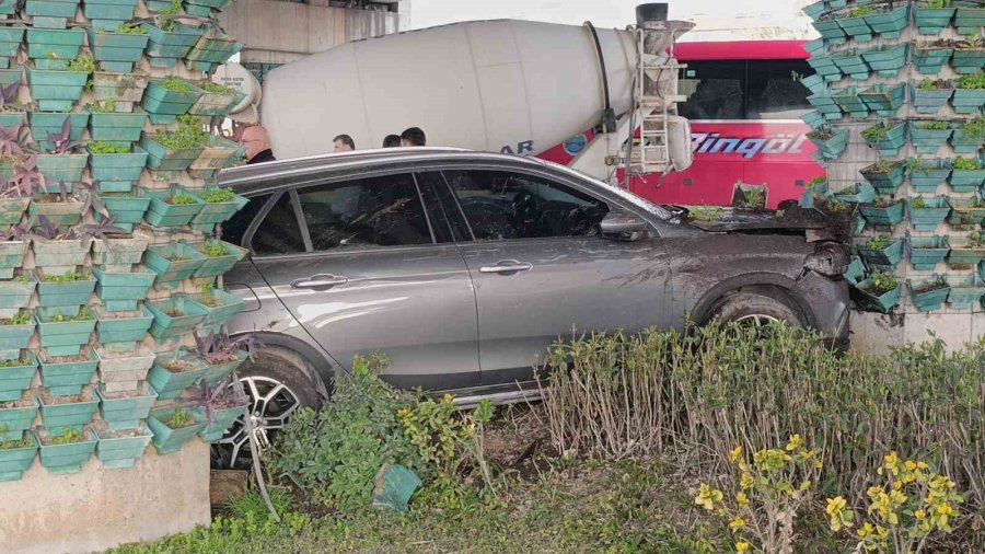 Manavgat’ta Arızalı Sinyalizasyon Kazalara Neden Oldu: 1 Yaralı