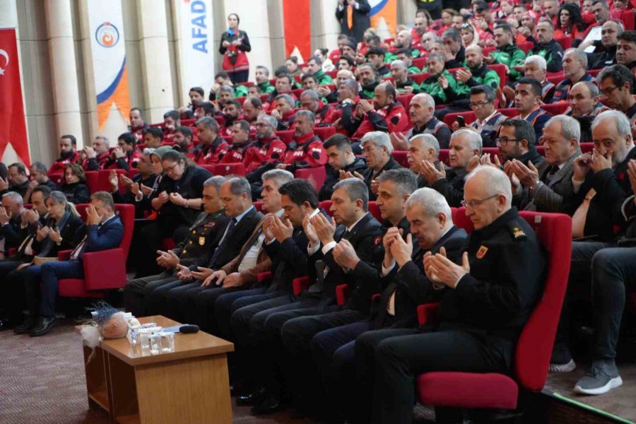 Antalya’da Asrın Felaketine Duygusal Anma Töreni