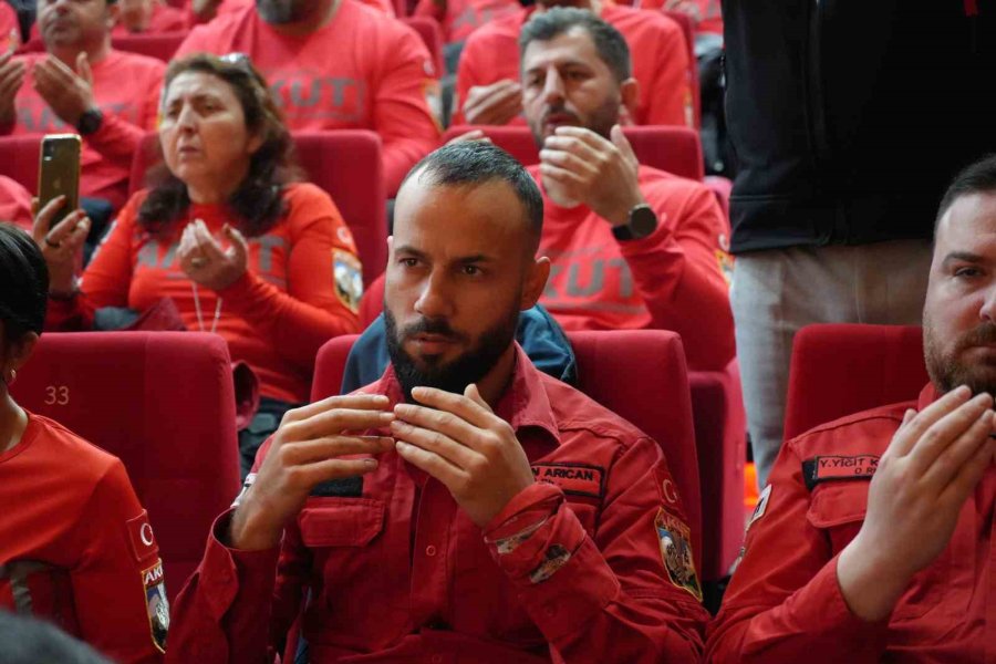 Antalya’da Asrın Felaketine Duygusal Anma Töreni