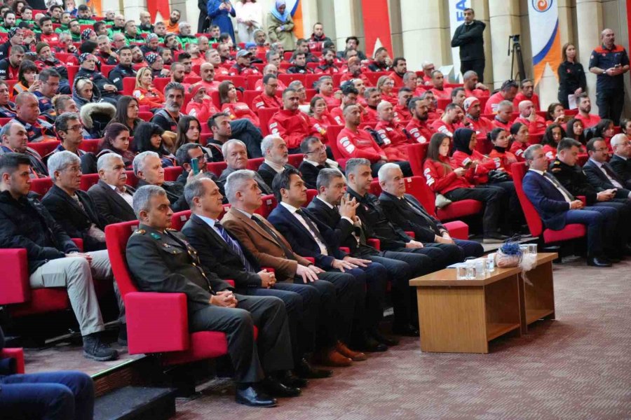 Antalya’da Asrın Felaketine Duygusal Anma Töreni