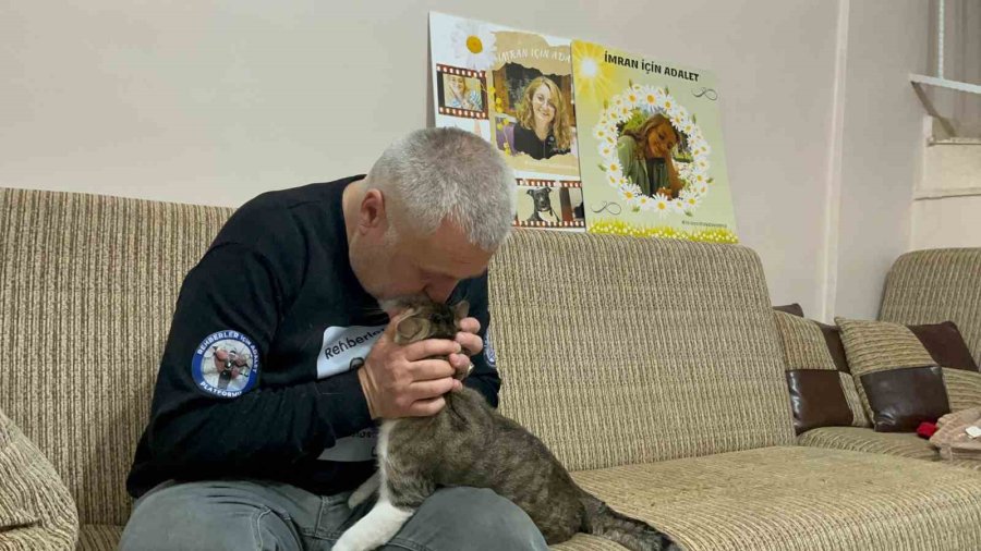 Depremde Kızını Kaybeden Baba Hayvan Sevgisiyle Hayata Tutunuyor