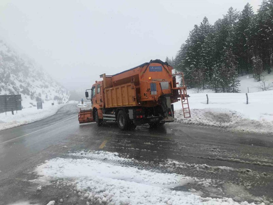 Antalya-konya Kara Yolu Tır Ve Çekicilerin Geçişine Yeniden Açıldı