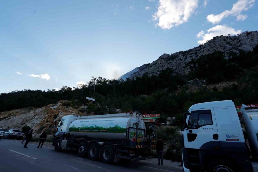 Antalya’daki Orman Yangını Kontrol Altına Alındı, 2 Hektar Alan Zarar Gördü