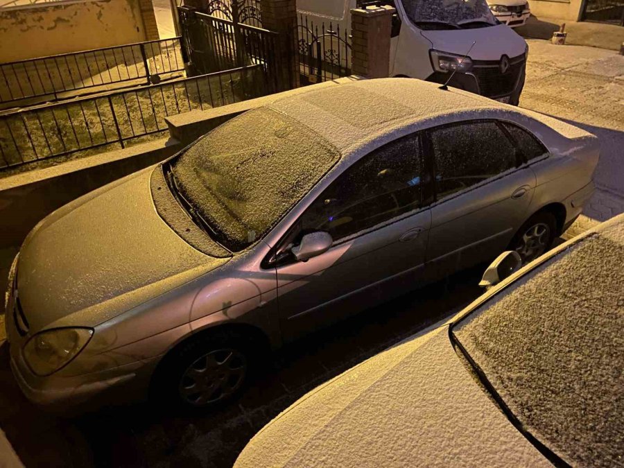 Eskişehir’de Kar Yağışı Başladı