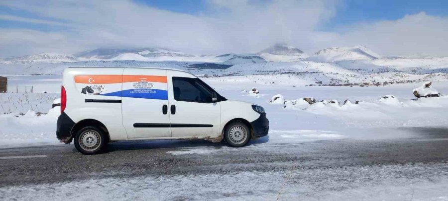 Damızlık Birliği Personelini Kar Durdurmadı, Hizmetler Devam Etti