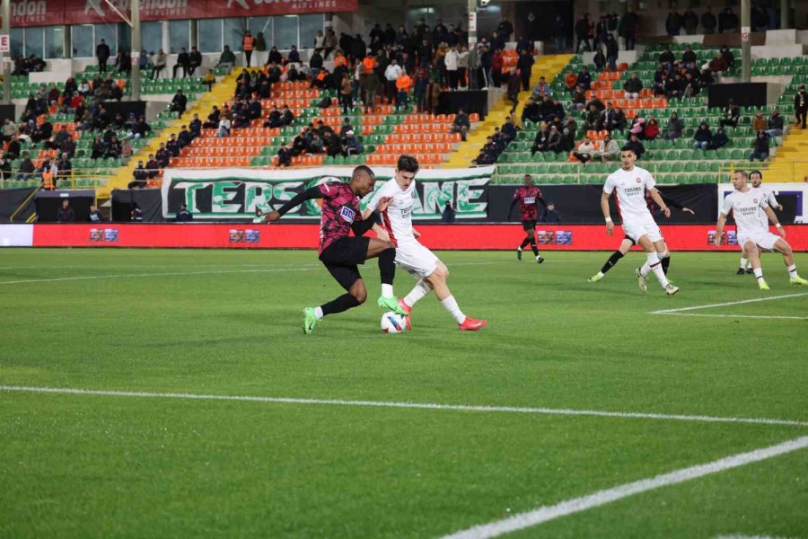 Ziraat Türkiye Kupası: Alanyaspor: 3 - Fatih Karagümrük: 1 (ilk Yarı)