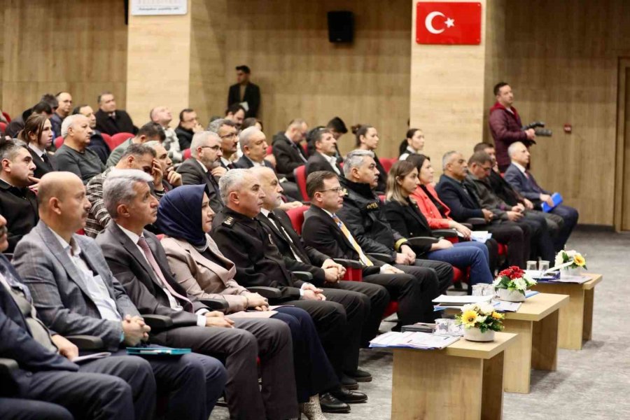 Niğde’de Okul Güvenliği Toplantısı Yapıldı