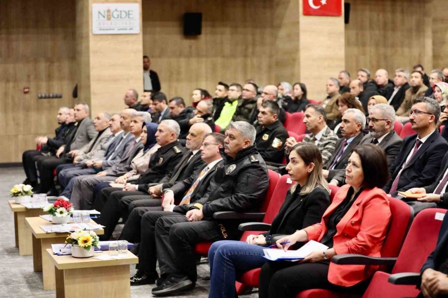 Niğde’de Okul Güvenliği Toplantısı Yapıldı