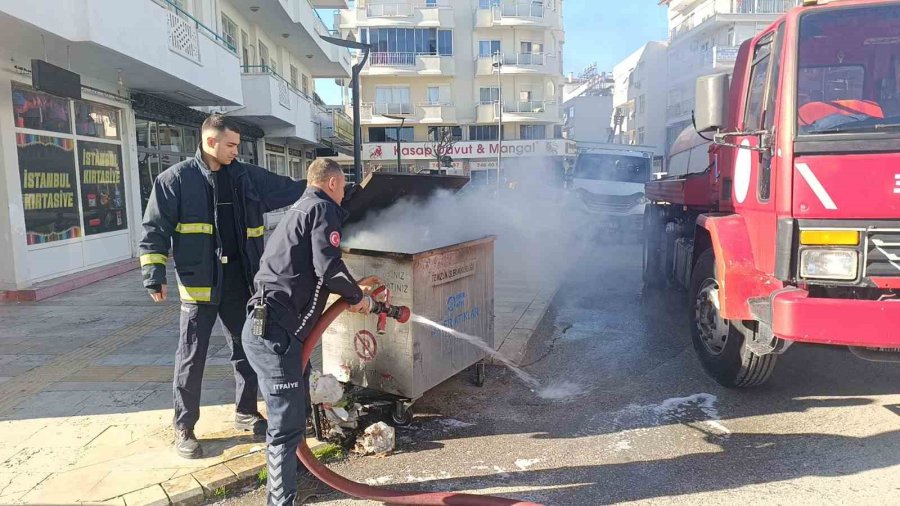 Söndürülmeden Dökülen Küller Çöp Konteynerinde Yangına Neden Oluyor