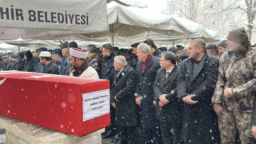 Kayserili Kıbrıs Gazisi Toprağa Verildi