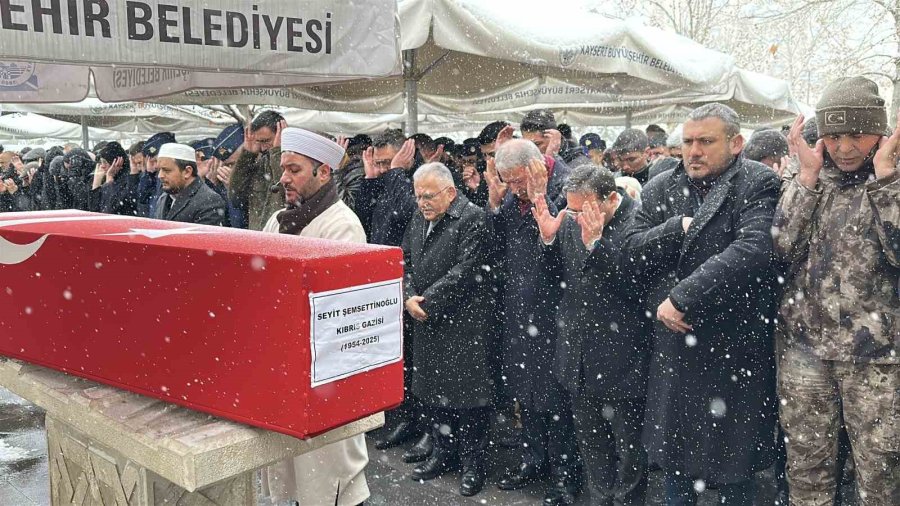 Kayserili Kıbrıs Gazisi Toprağa Verildi