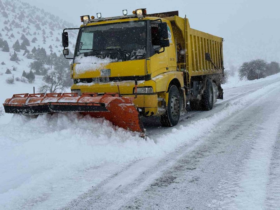 Kayseri’de 22 Yol Ulaşıma Kapandı